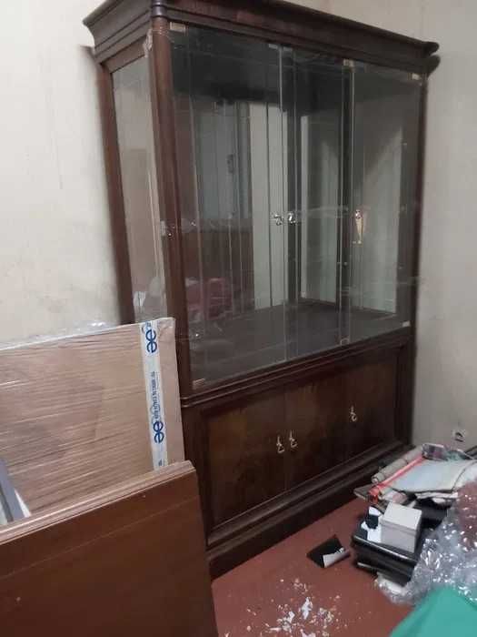 Móvel aparador e Cristaleira em raiz de nogueira