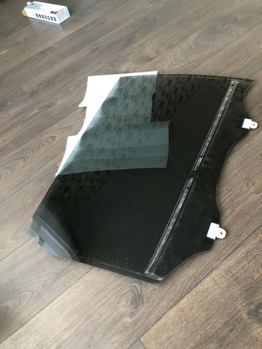 скло Nissan Rogue. X-Trail