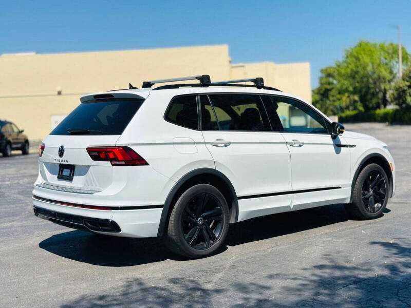 2023 Volkswagen Tiguan SE R-Line Black