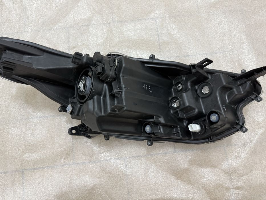 Farol esquerdo toyota yaris