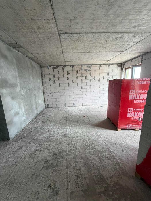Продається простора 2-кімнатна квартира в сучасній новобудові в м.Умань (центр міста)