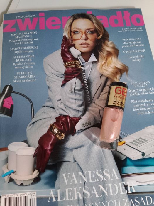 Zwierciadło z dodatkiem