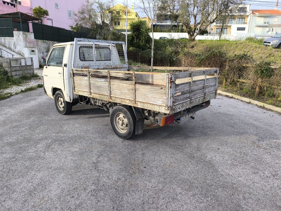 Mitsubishi L30 caixa aberta