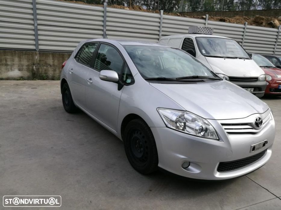 Toyota Auris 1.6 vvti de 2011 +para peças