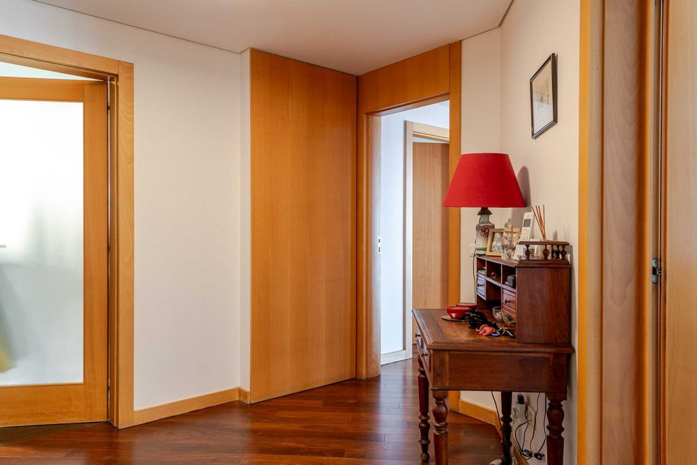 Apartamento T4 em localização privilegiada