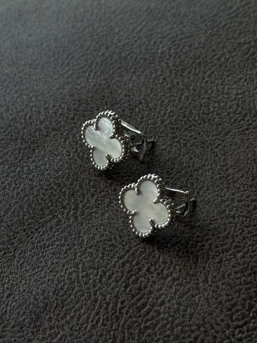 Сережки  Van Cleef & Arpels