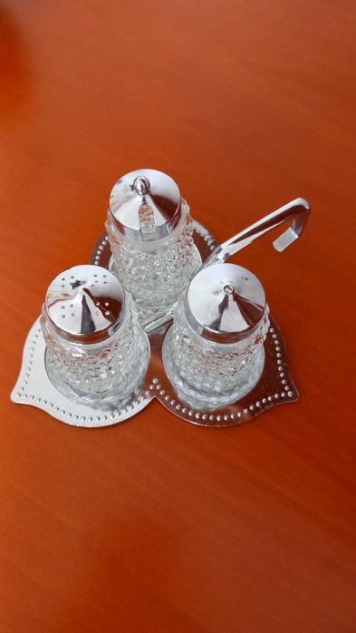 Conjunto saleiro e pimenteiro