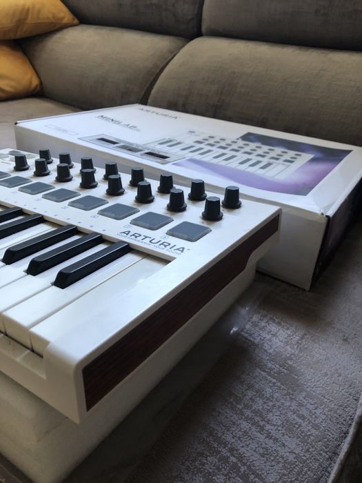 Controlador MIDI Arturia MINILAB mkII