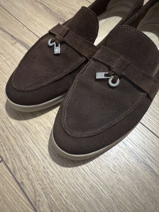 Продам замшеві лофери