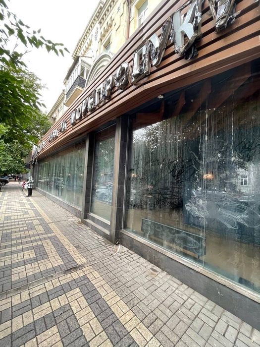 Продажа.Фасадное помещение.Центр.Жуковского(Караванского)