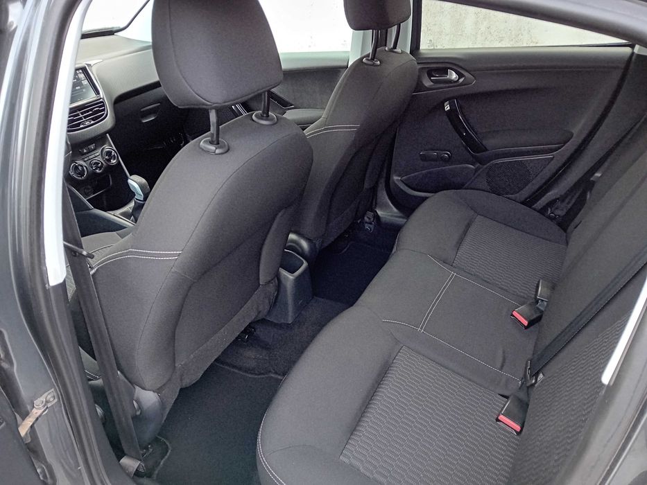 Peugeot 208 1.2i Style