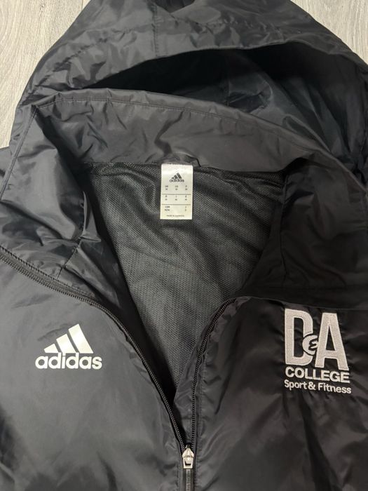 Спортивна куртка-вітровка Adidas