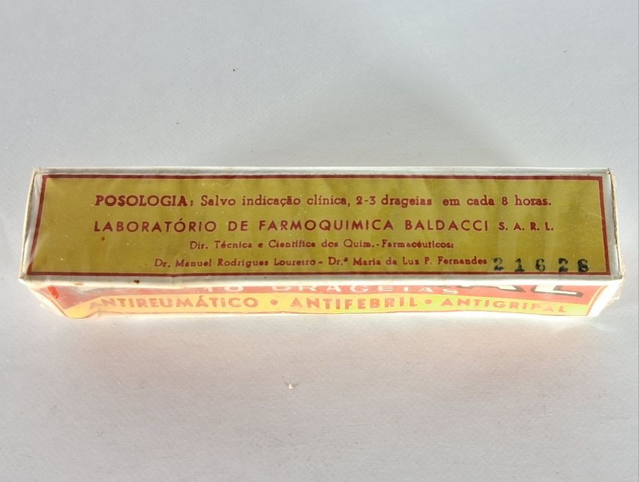 Caixa antiga Balpiral