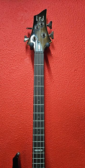 Baixo ESP LTD F-204 (Made in Korea) + Case Rígida