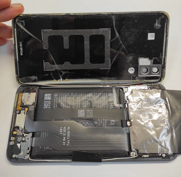 Smartphone Huawei P20 partido