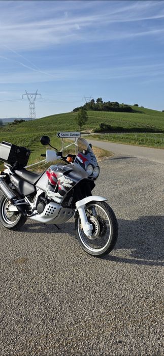 Honda Africa Twin 750 impecável