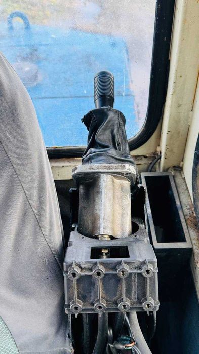 екскаватор, трактор Fuchs