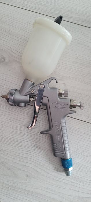 Pistolet    AZ40