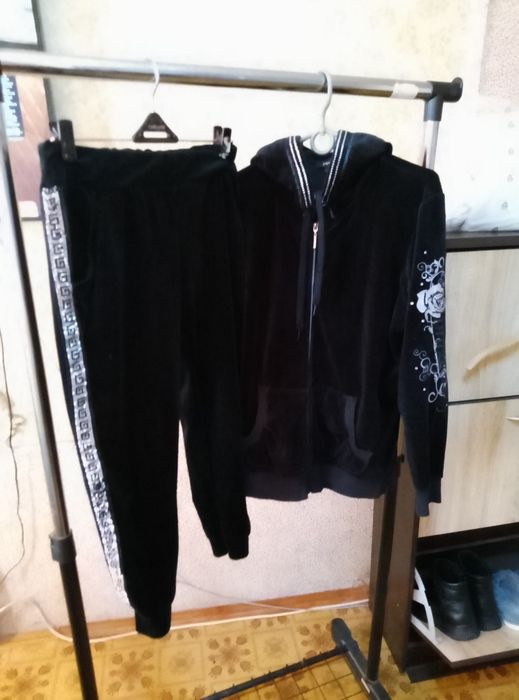 Костюм велюровый с камнями