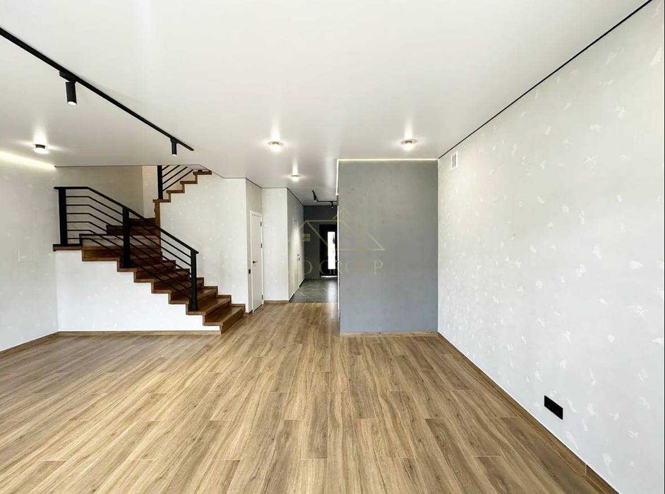 Продаж Будинок/Таунхаус 120 м2 з Сучасним ремонтом і власним подвір'ям