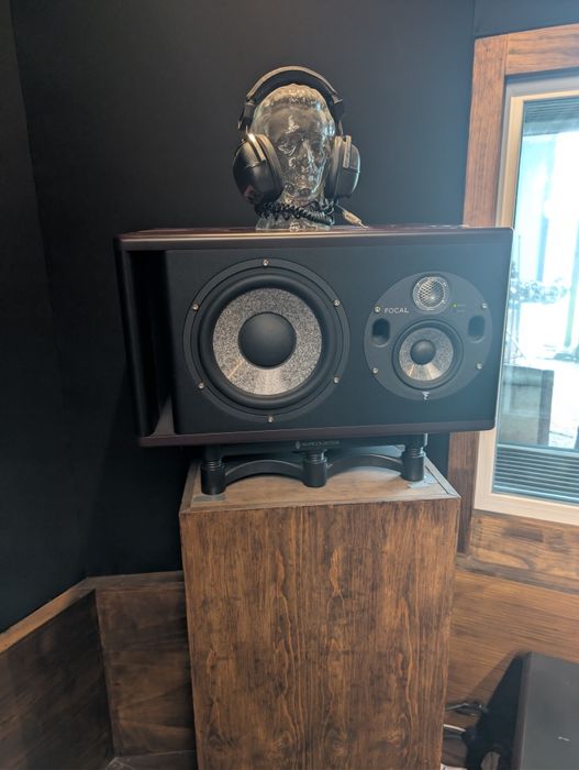 Focal 11 trio BE com suportes isofix