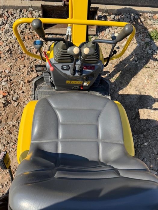 Minikoparka Yanmar SV08