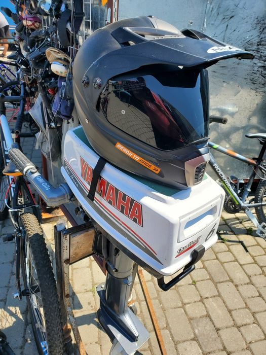 Продам мотошлем фірми ктм.