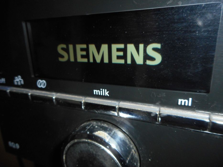 Super ekspres do kawy Siemens EQ9  s300