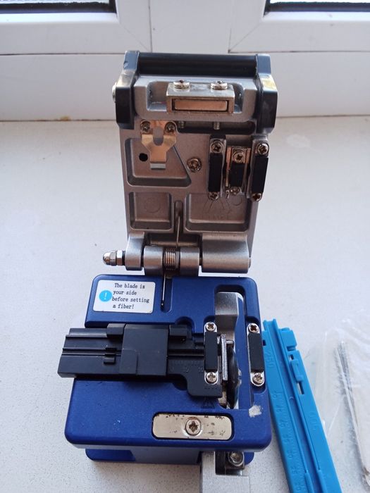 Сколювач Coringer FC-28S.