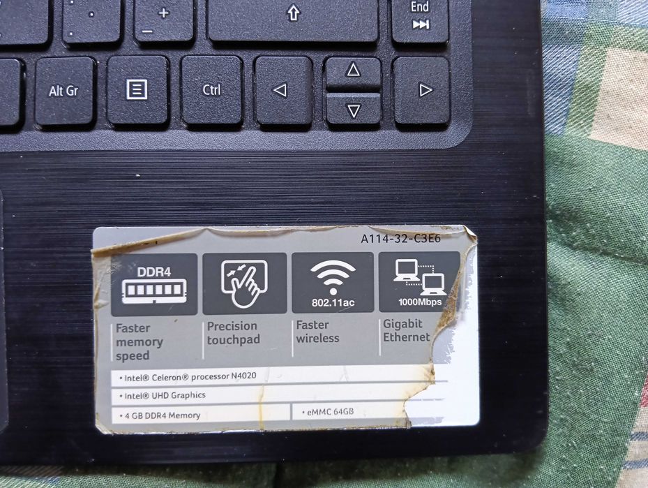 Portátil Acer Aspire 1 - 14" | Intel Celeron | 4GB RAM | 64GB eMMC | Como Novo (Formatado)