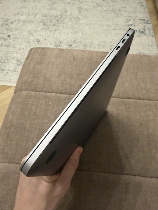 MacBook Pro 2020 13 / i5 2.0 /16GB / 512GB / 95% АКБ