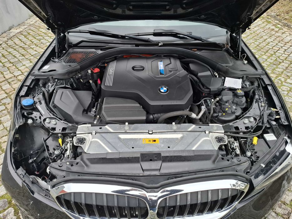 BMW 320e Drive Touring Híbrido Gasolina Plug-In (204CV) de 2022