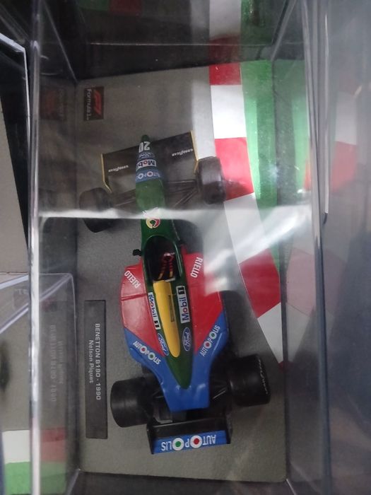 Colecção de miniaturas de carros de F1