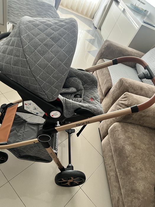 Carrinho de Bebé Trio 3 em 1 Midas (99x61x94 cm) em otimo estado