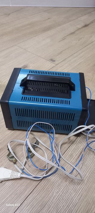 Продам автомобильное зарядное устройство 12в, ссср