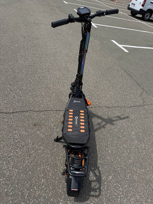 Электросамокат полноприводный Cruzzer M5 Pro (2000Wх2 48V 26Ah)