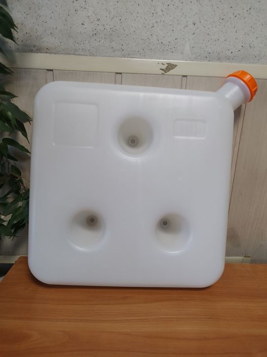 Бачок автономних опалювачів .10 літрів.