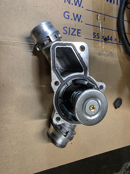 Bmw e46 m54/m52 termostat metalowa obudowa