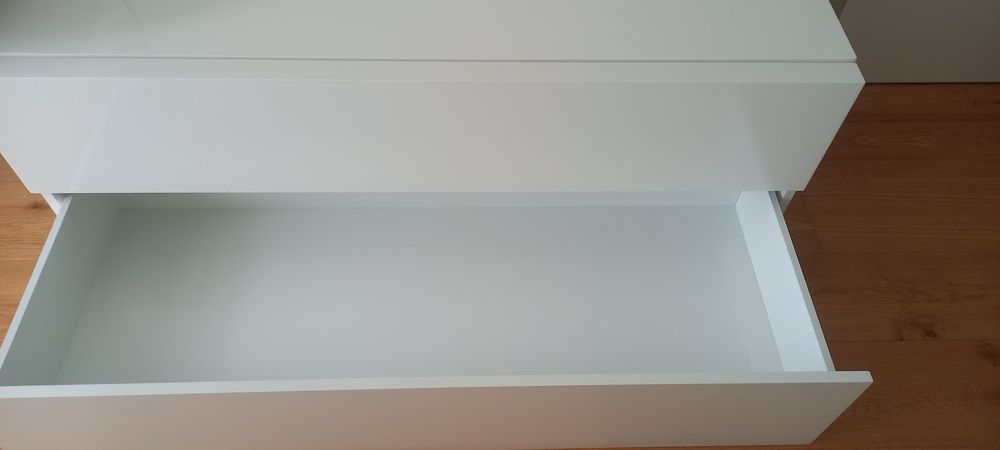 Cómoda com 2 gavetas