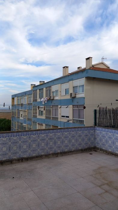 Quarto para Arrendamento – Largo Forte da Casa | Zona central