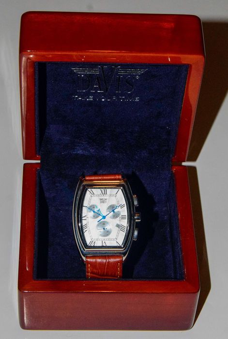 Relógio Davis 0030 Retro Tonneau chronograph