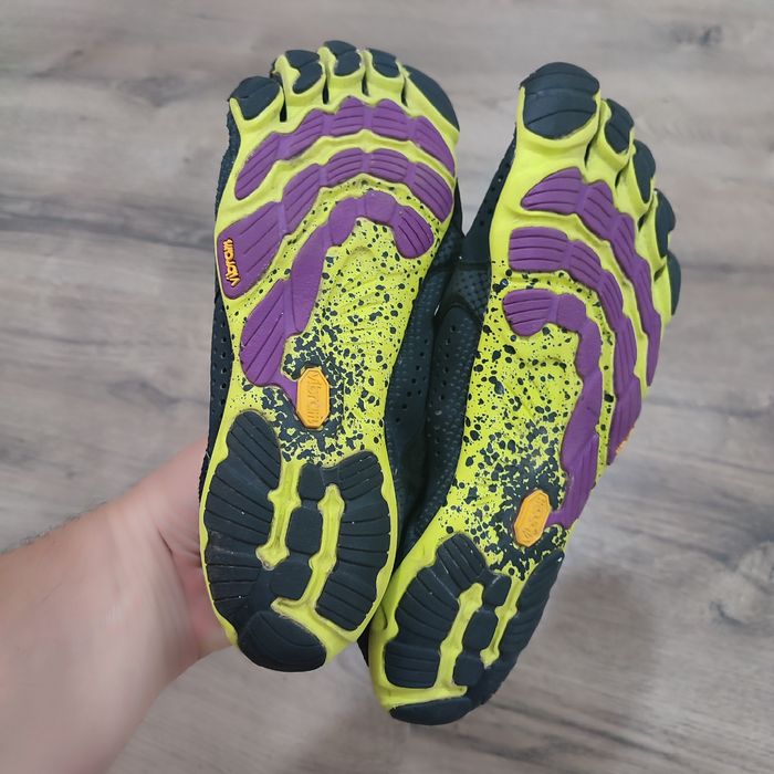 Кросівки для бігу жіночі Vibram Fivefingers V-Run  39 розмір