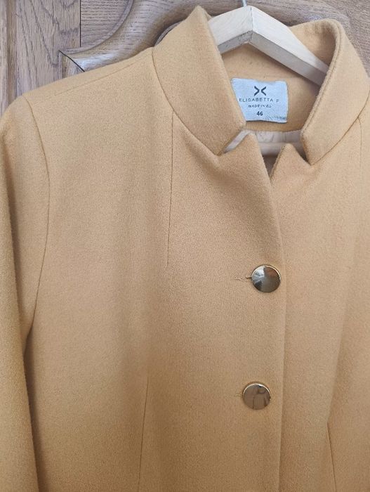 Lekko ocieplany płaszcz r.46