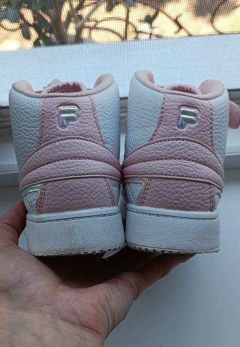 Кросівки хайтопи Fila на дівчинку р.35 EUR