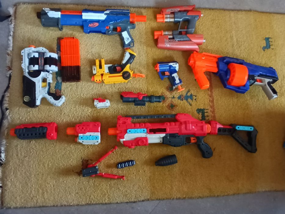 Armas variadas de NERF
