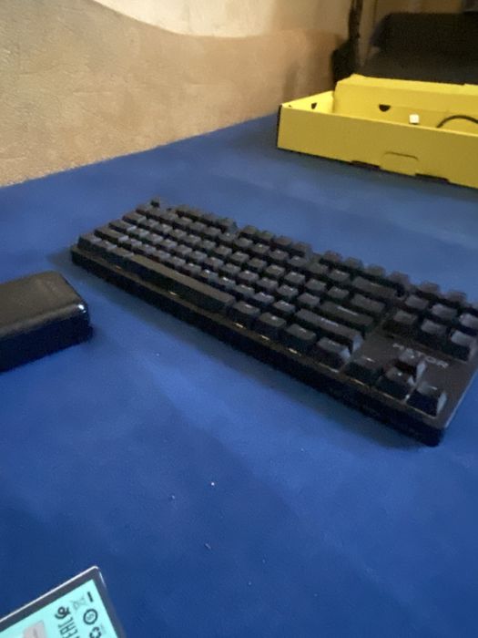 Продам клавиатуру Hator rockfall 2 mecha tkl