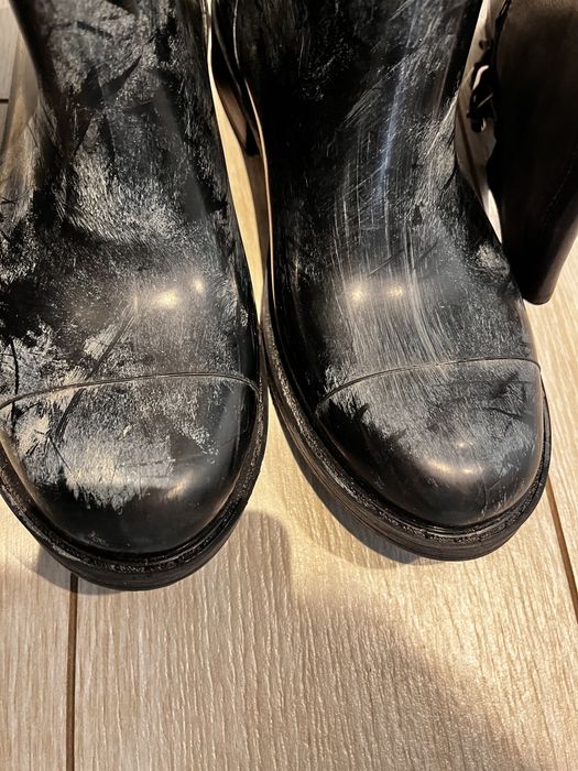 Kalosze z cholewką ze skóry w jeździeckim stylu