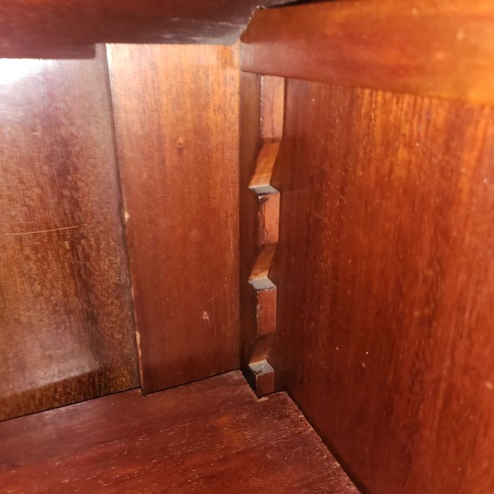 Sprzedam antyczną bibliotekę z litego drewna