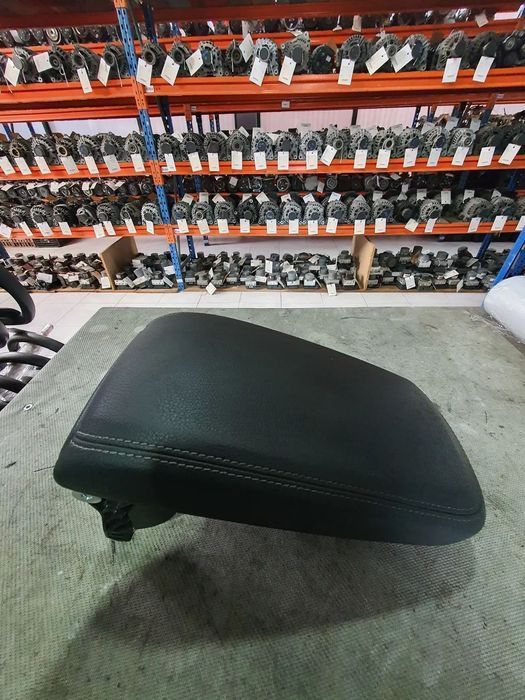 APOIO DE BRAÇO MERCEDES BENZ GLA / 1246042B