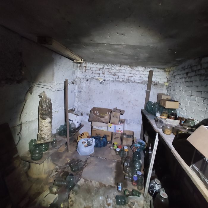 Гараж в кооперативі "іскра"